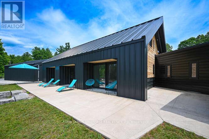 












130 BLAIR POOLE FARM LANE

,
Tay Valley,




Ontario
K7H3C7

