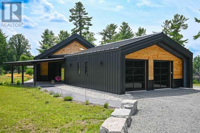 












130 BLAIR POOLE FARM LANE

,
Tay Valley,




Ontario
K7H3C7

