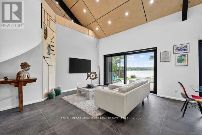 












130 BLAIR POOLE FARM LANE

,
Tay Valley,




Ontario
K7H3C7

