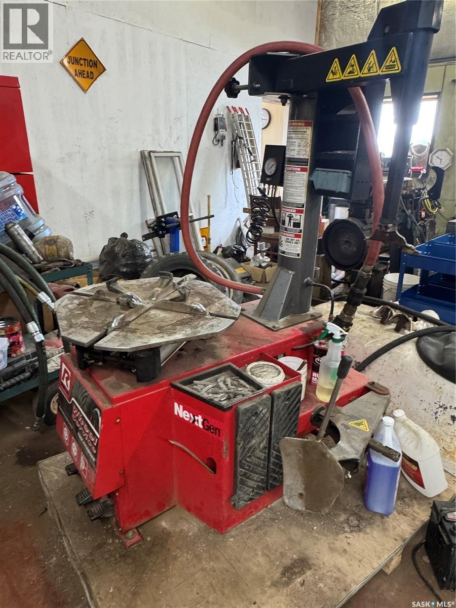 












1124 Industrial DRIVE

,
Hudson Bay,




Saskatchewan
S0E0Y0

