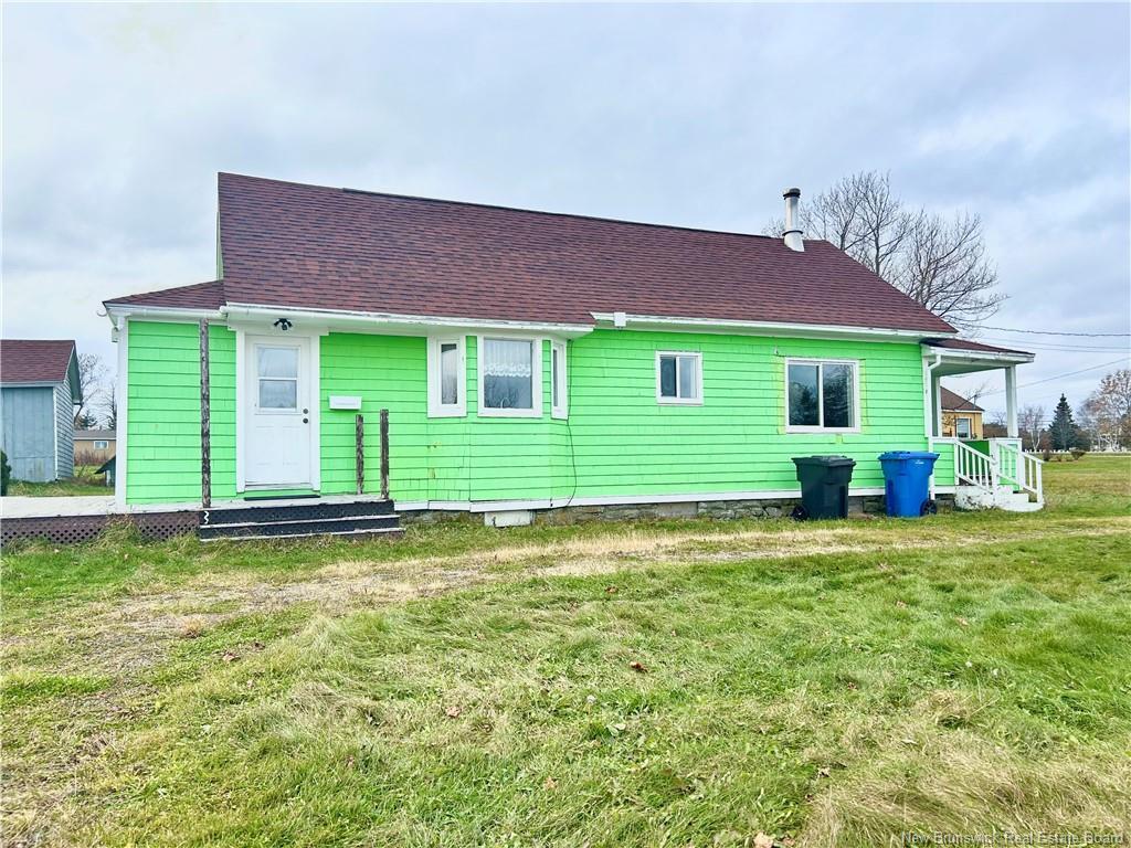 









588


Ste-Anne

ST,
Caraquet,




NB
E1W 1A2

