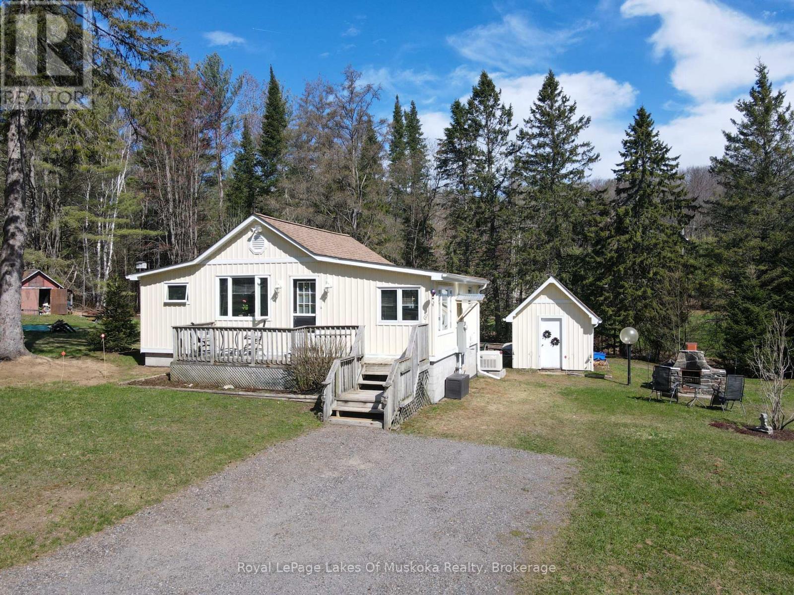 












944 STEPHENSON 1 ROAD E

,
Huntsville (Stephenson),




Ontario
P0B1L0

