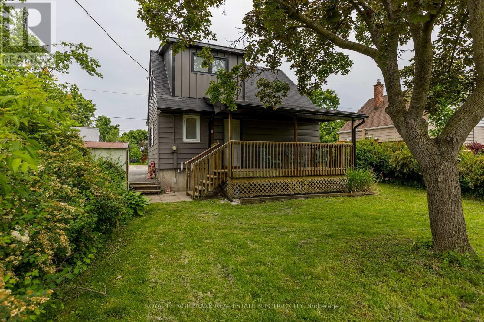 












547 ROSE AVENUE

,
Peterborough South (West),




Ontario
K9J4E6

