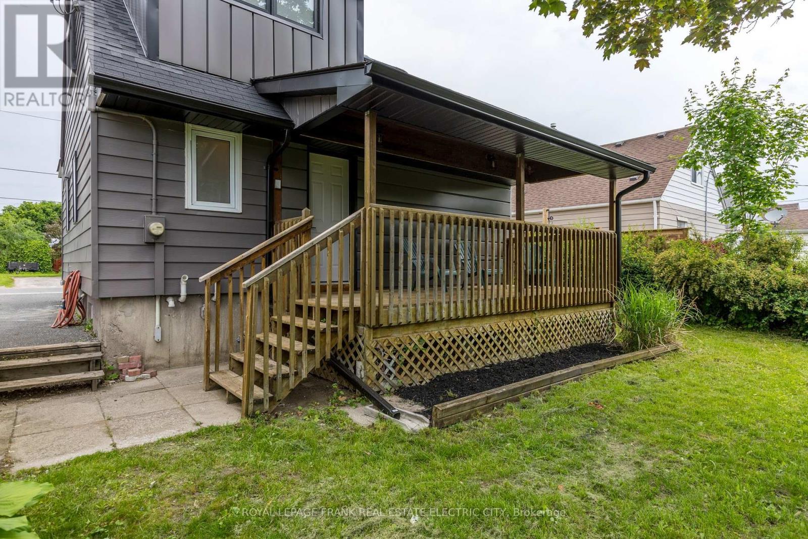 












547 ROSE AVENUE

,
Peterborough South (West),




Ontario
K9J4E6


