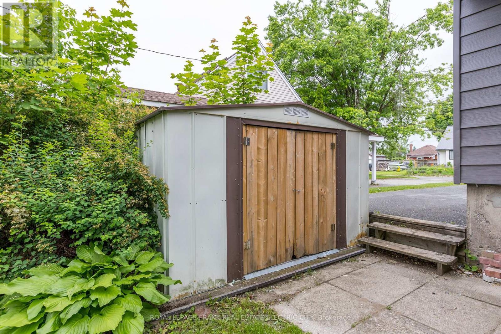 












547 ROSE AVENUE

,
Peterborough South (West),




Ontario
K9J4E6

