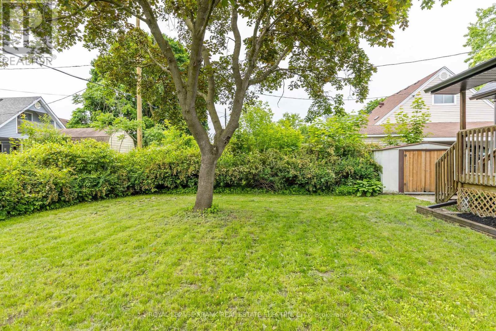 












547 ROSE AVENUE

,
Peterborough South (West),




Ontario
K9J4E6

