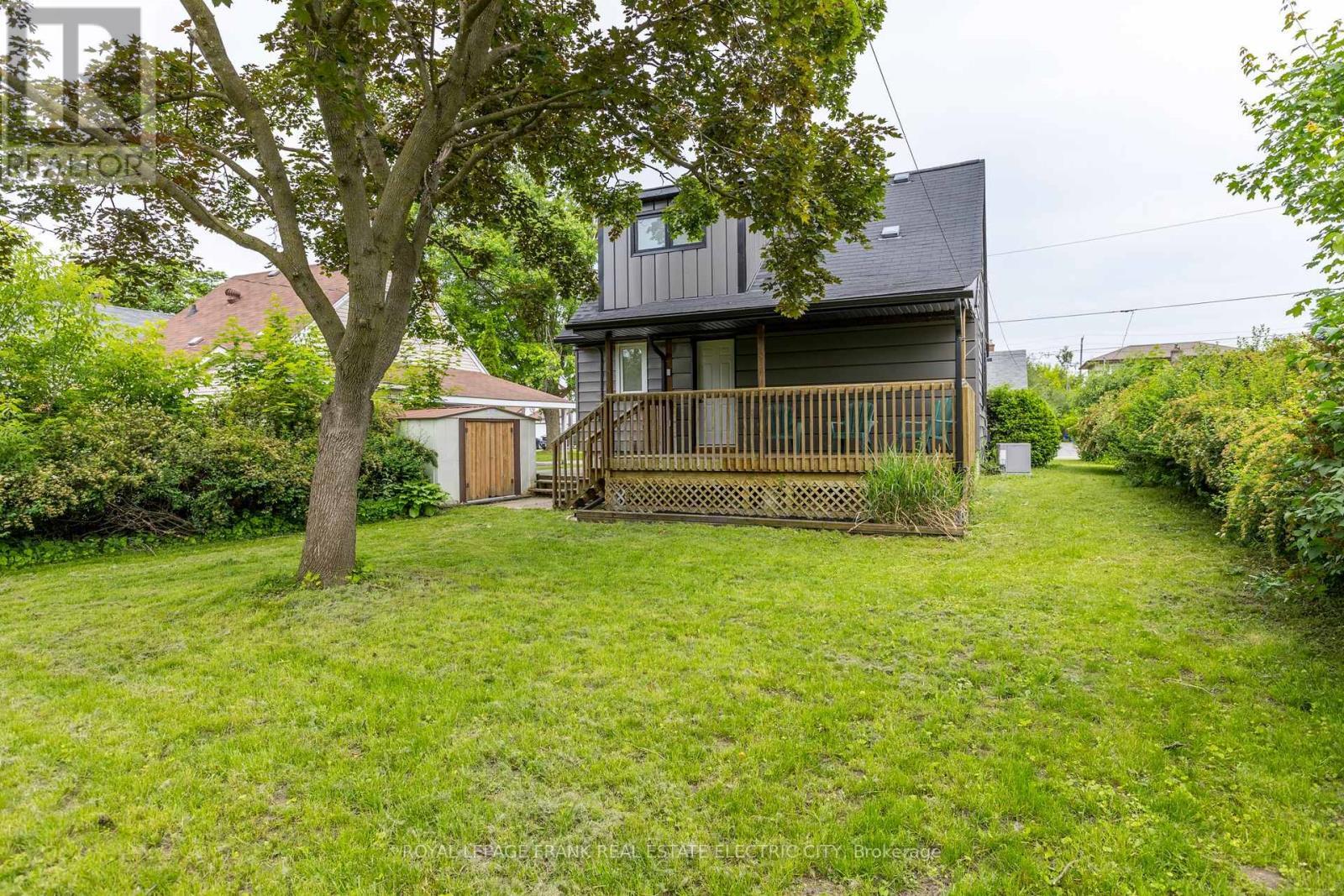 












547 ROSE AVENUE

,
Peterborough South (West),




Ontario
K9J4E6

