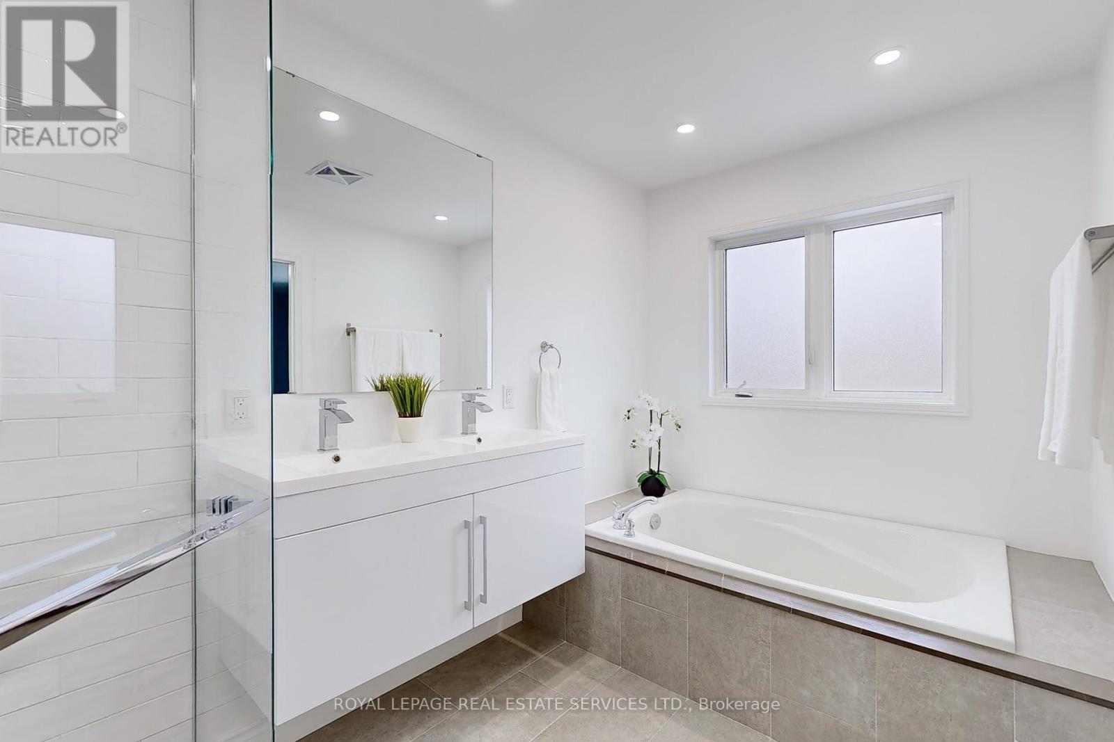 












4830 THOMAS ALTON BOULEVARD

,
Burlington,




Ontario
L7M0J5

