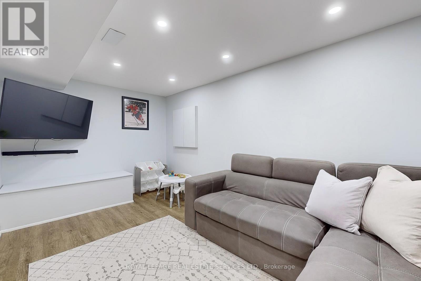 












4830 THOMAS ALTON BOULEVARD

,
Burlington,




Ontario
L7M0J5

