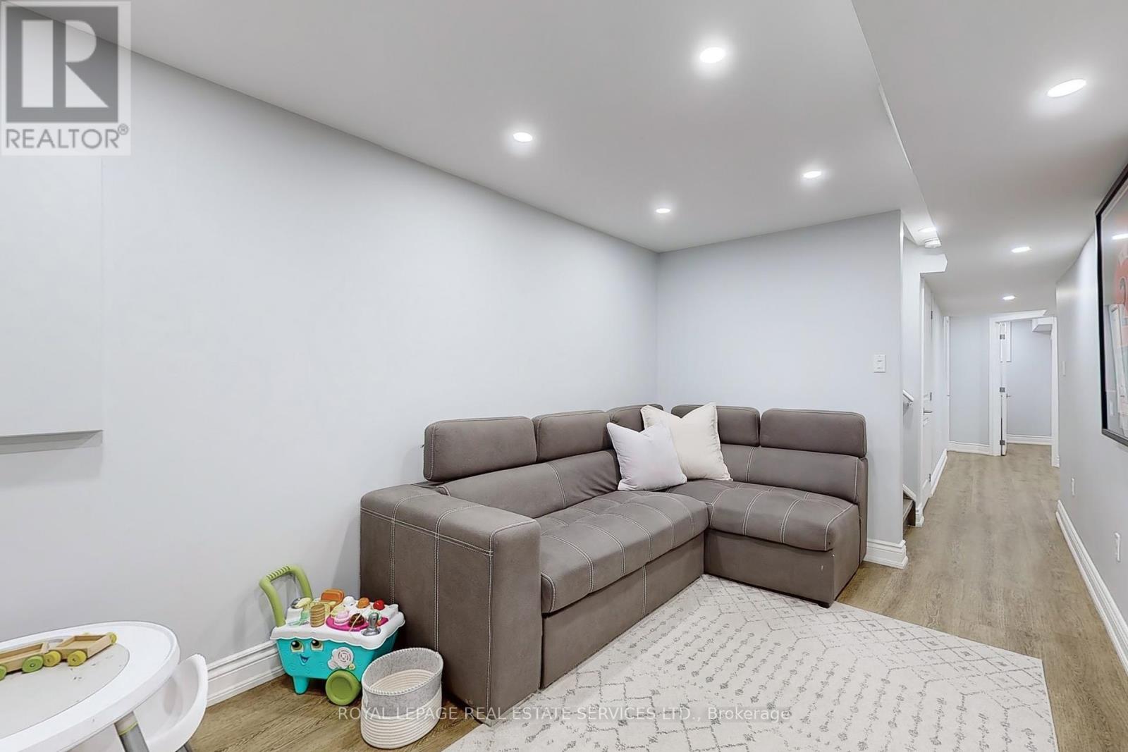 












4830 THOMAS ALTON BOULEVARD

,
Burlington,




Ontario
L7M0J5

