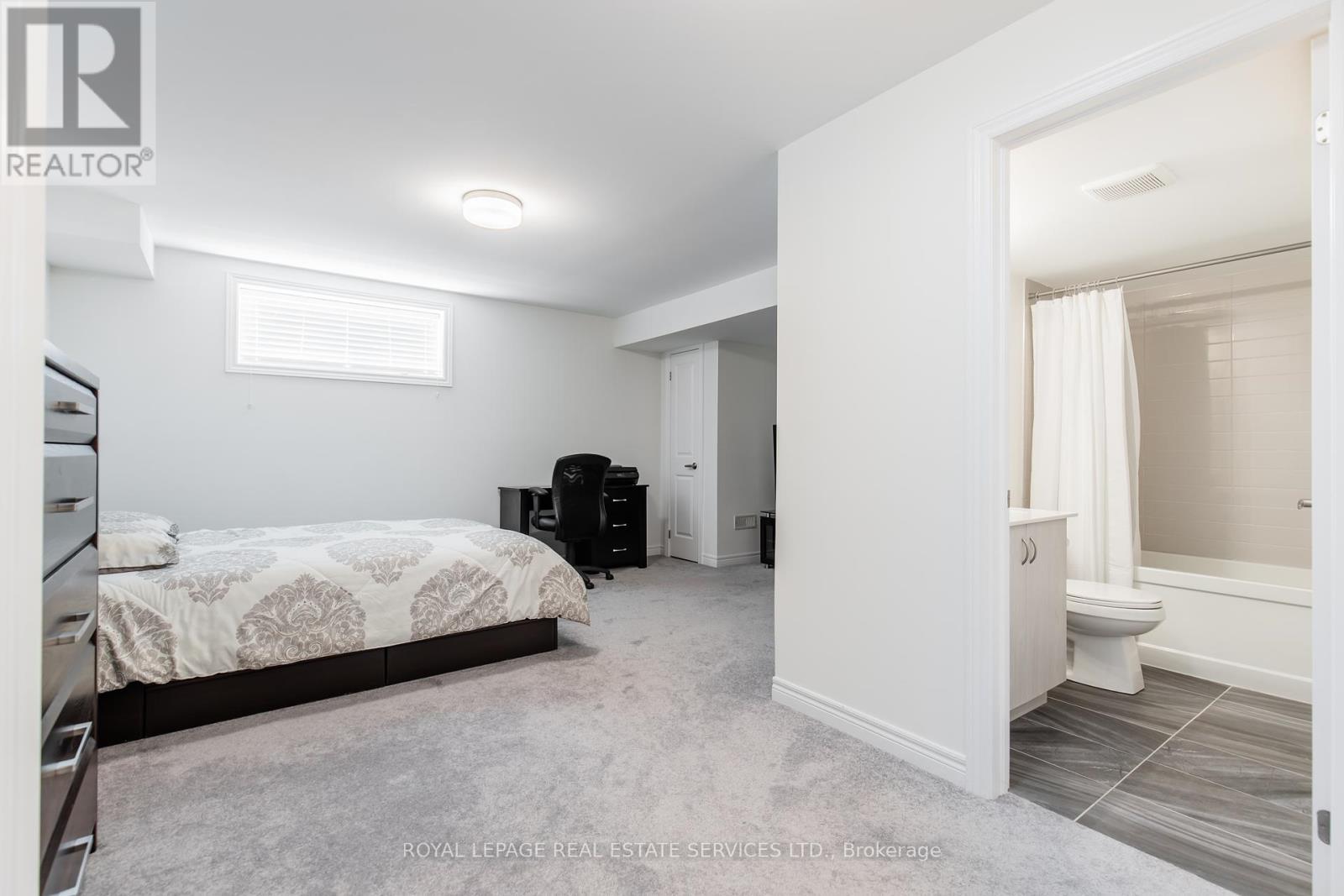 












1342 FARMSTEAD DRIVE

,
Milton,




Ontario
L9E1K9

