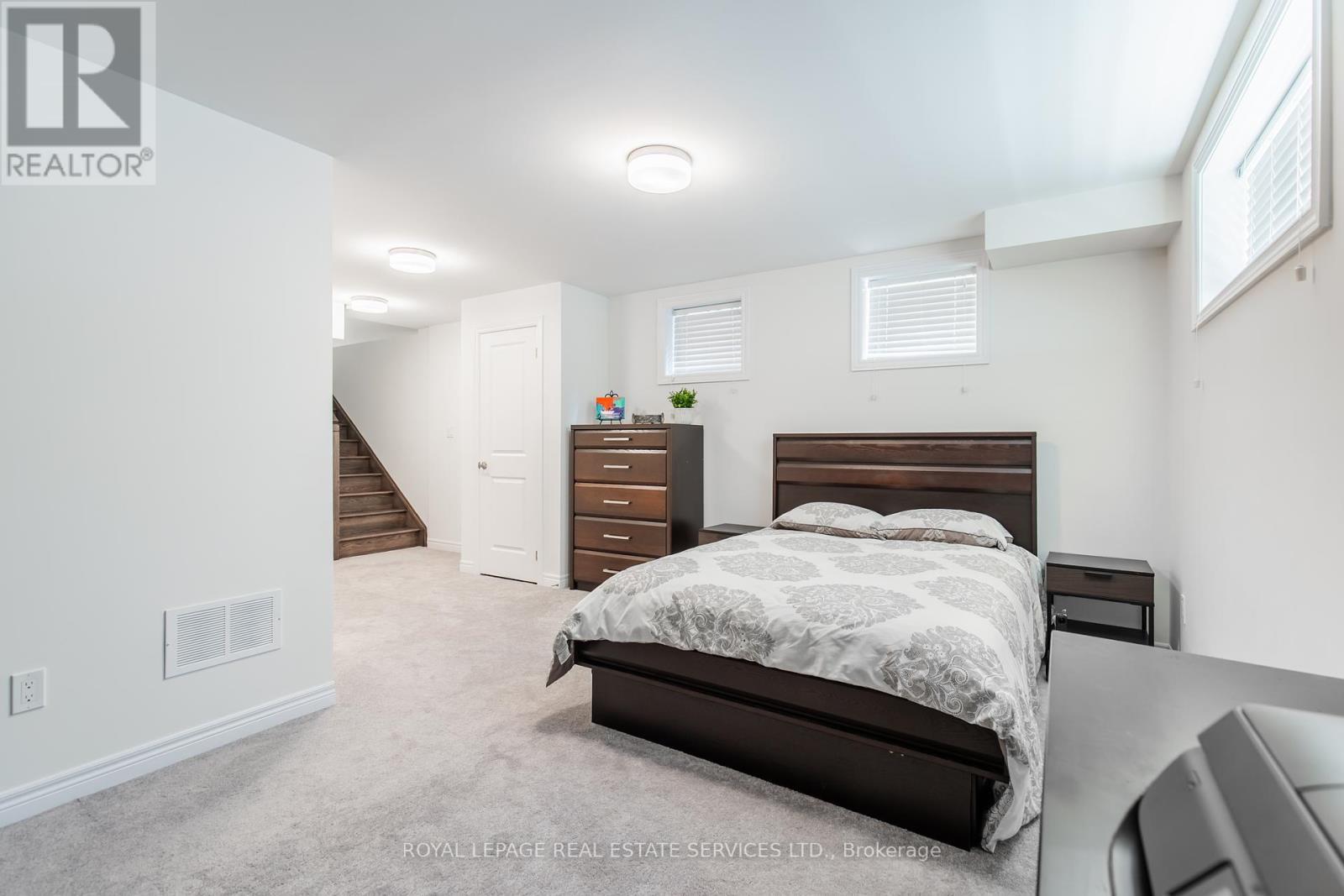 












1342 FARMSTEAD DRIVE

,
Milton,




Ontario
L9E1K9

