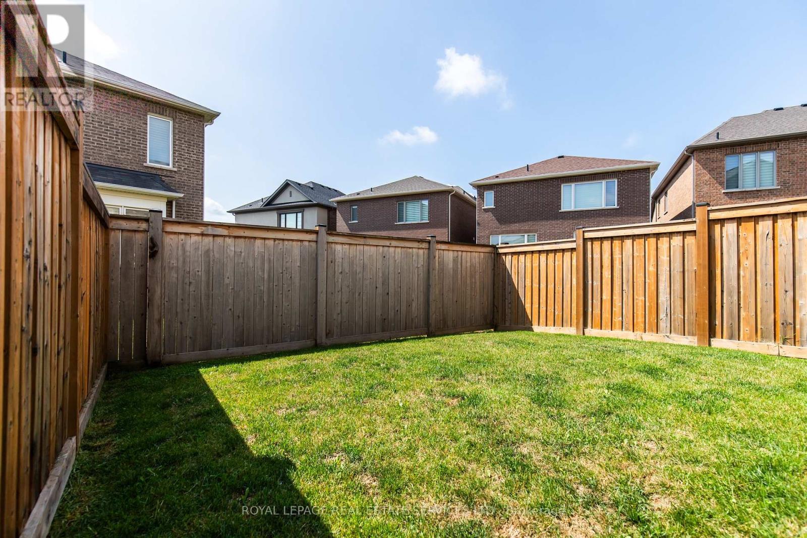 












1342 FARMSTEAD DRIVE

,
Milton,




Ontario
L9E1K9

