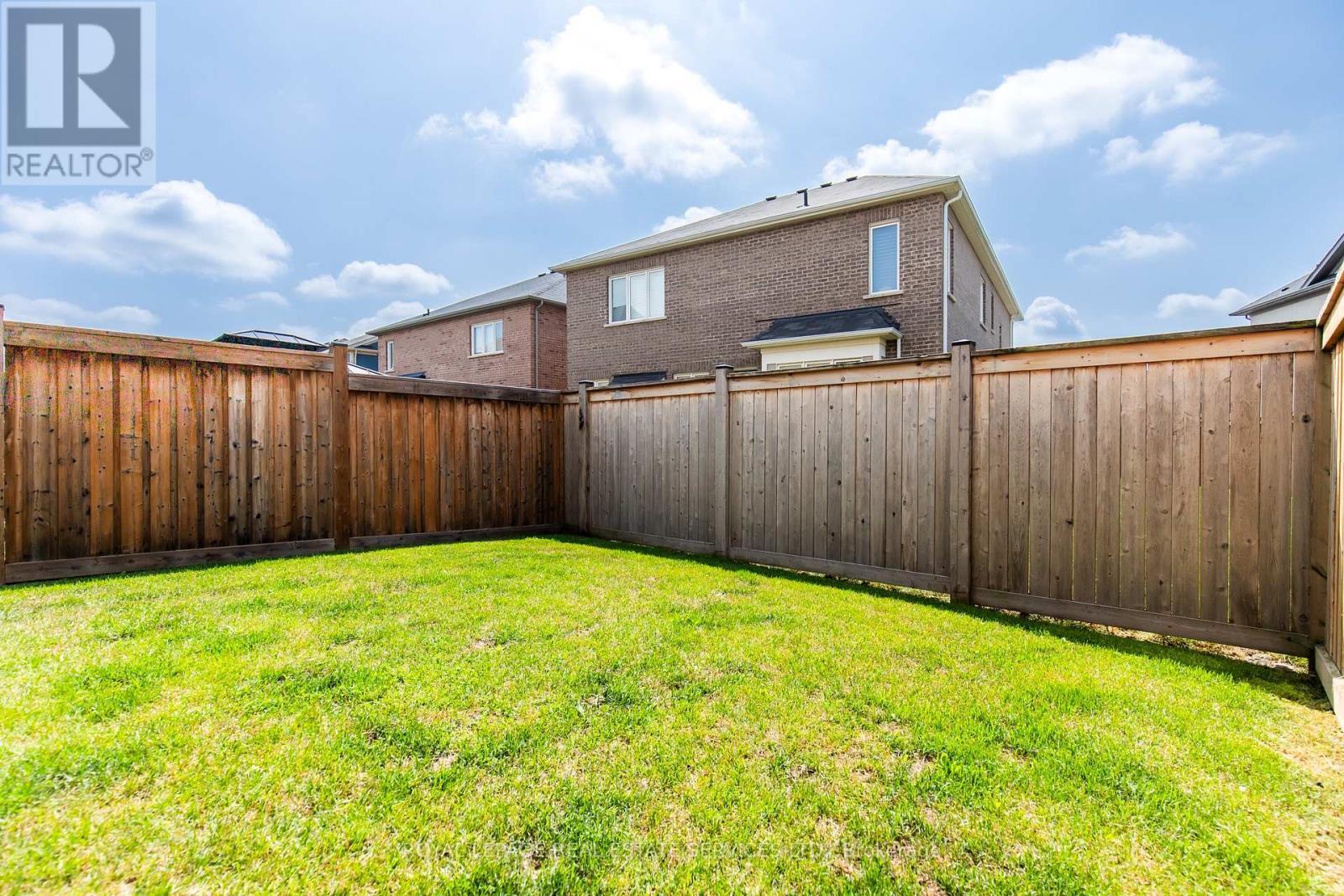 












1342 FARMSTEAD DRIVE

,
Milton,




Ontario
L9E1K9

