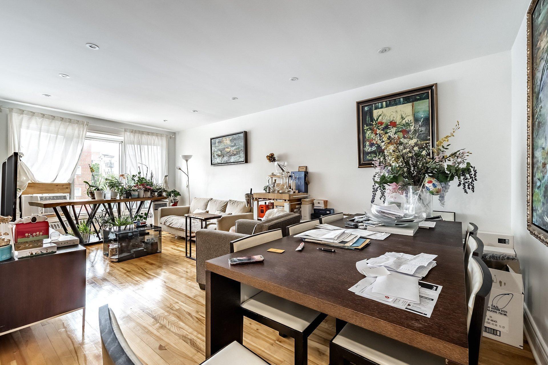 









2315

 - 2317


Rue Gold

,
Montréal (Saint-Laurent),




QC
H4M1S5

