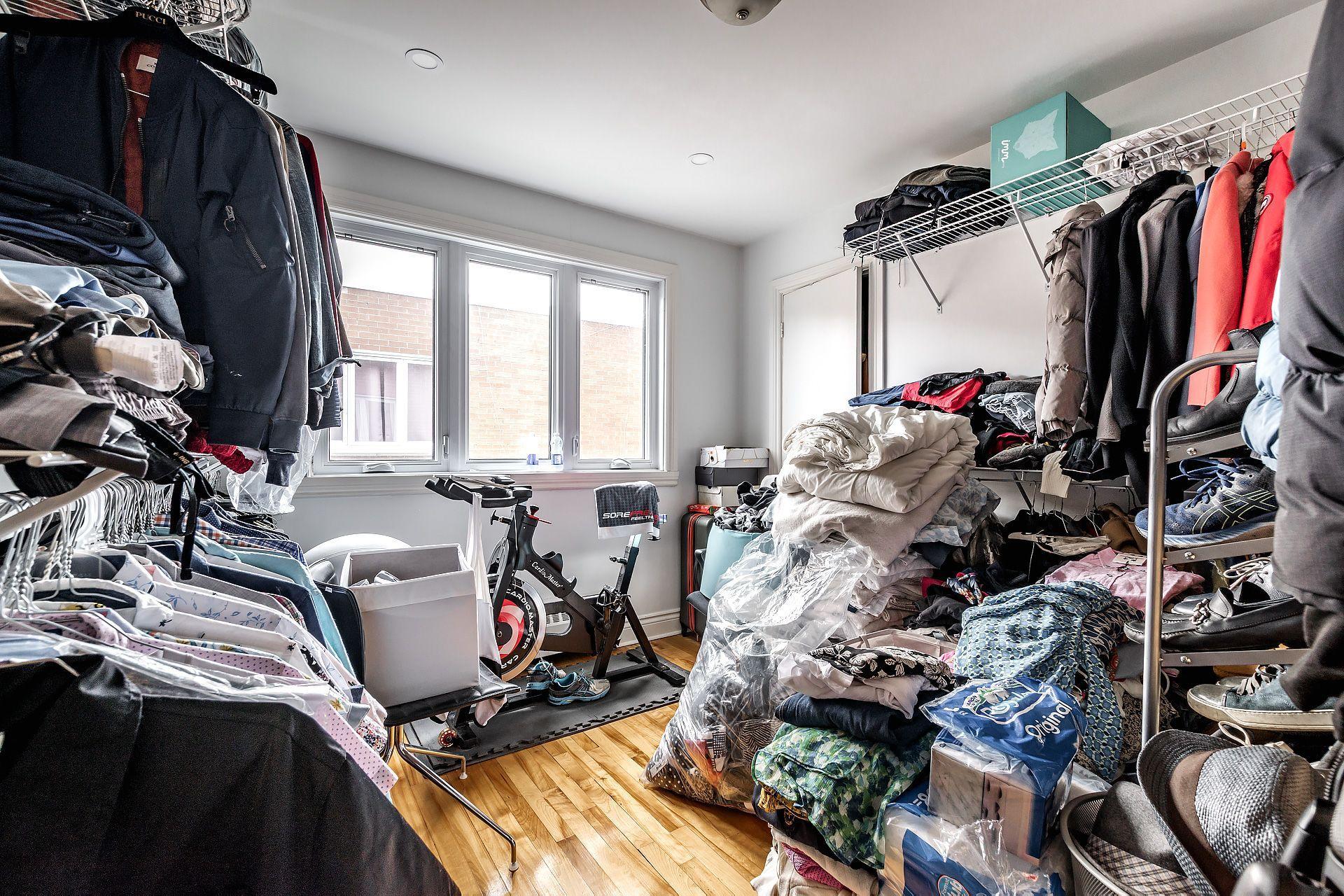 









2315

 - 2317


Rue Gold

,
Montréal (Saint-Laurent),




QC
H4M1S5

