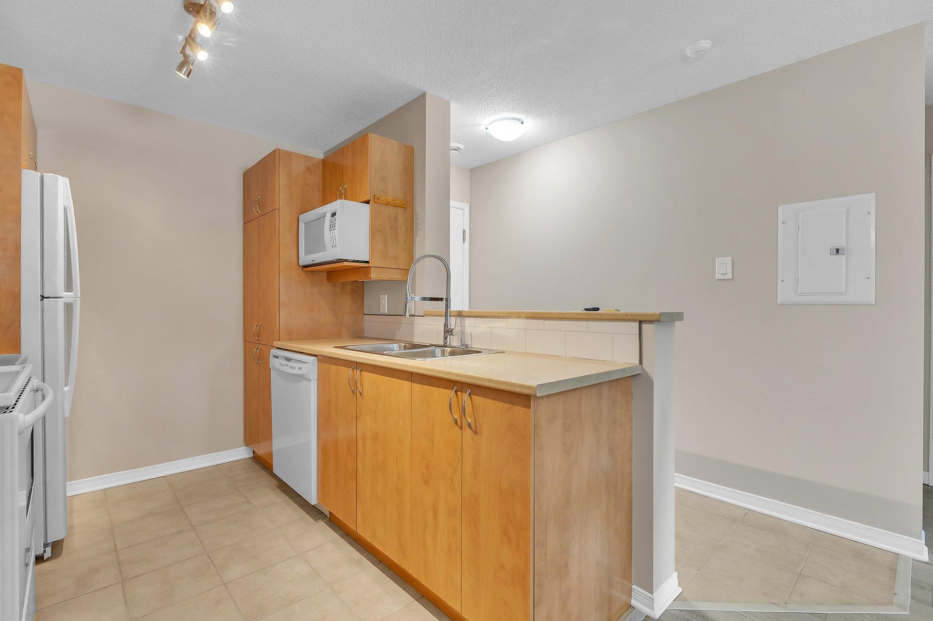 









505


Boul. de la Gappe

, 105,
Gatineau (Gatineau),




QC
J8T8R7

