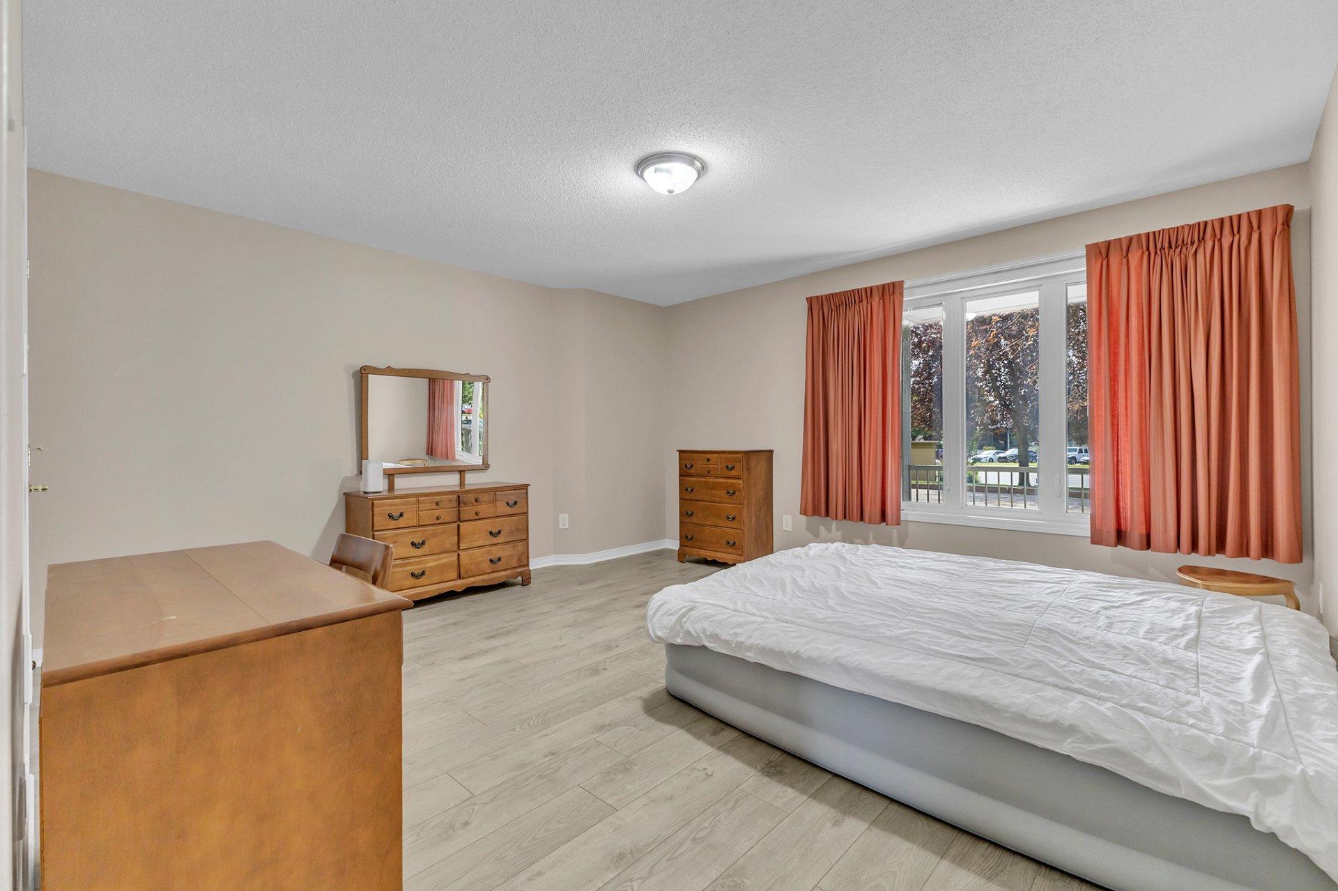 









505


Boul. de la Gappe

, 105,
Gatineau (Gatineau),




QC
J8T8R7

