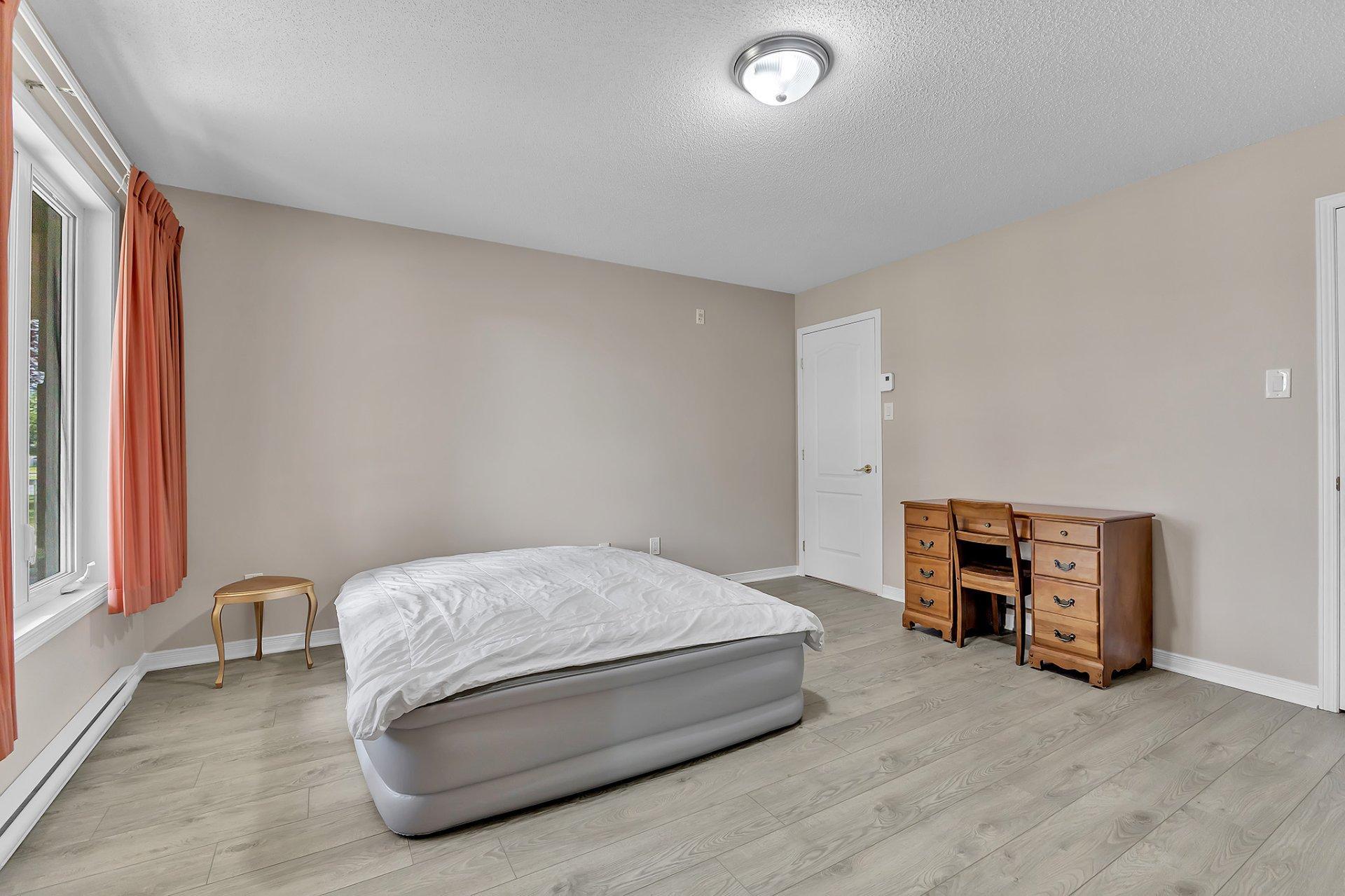









505


Boul. de la Gappe

, 105,
Gatineau (Gatineau),




QC
J8T8R7

