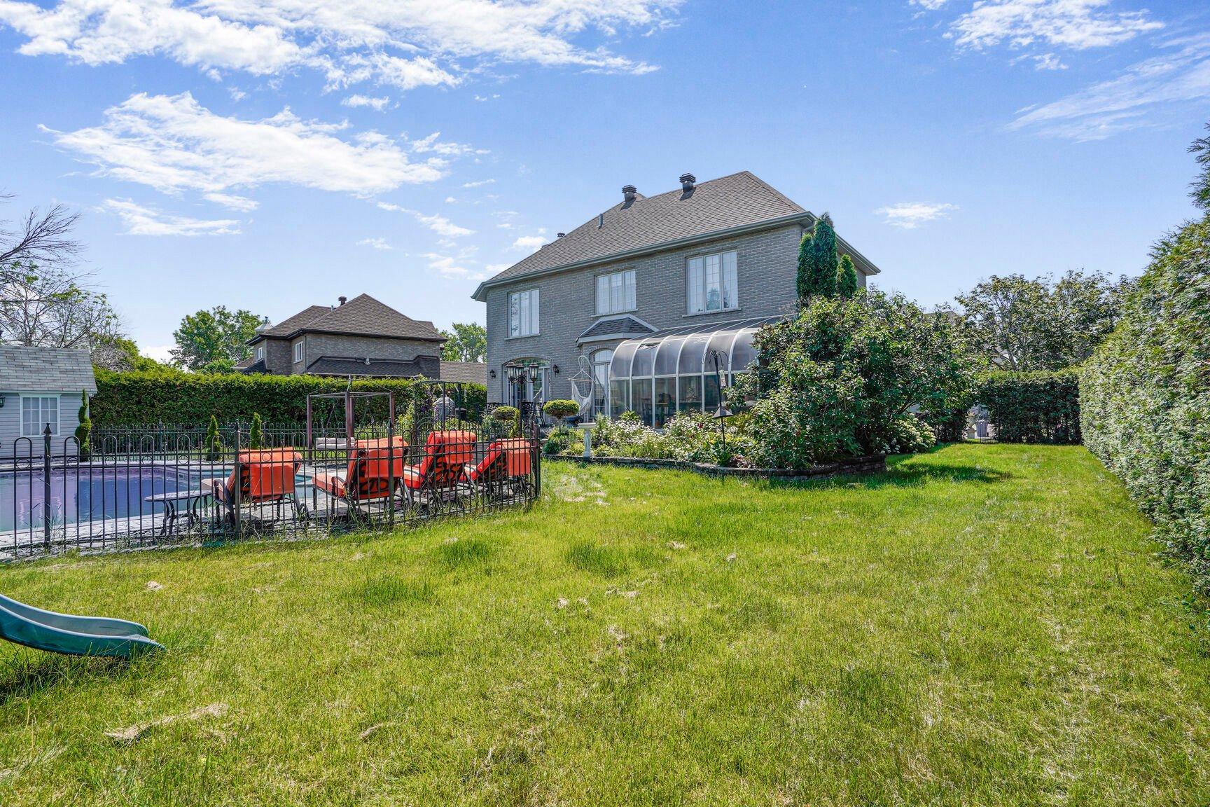 









68


Rue Alfred-DesRochers

,
Notre-Dame-de-l'Île-Perrot,




QC
J7W0T8

