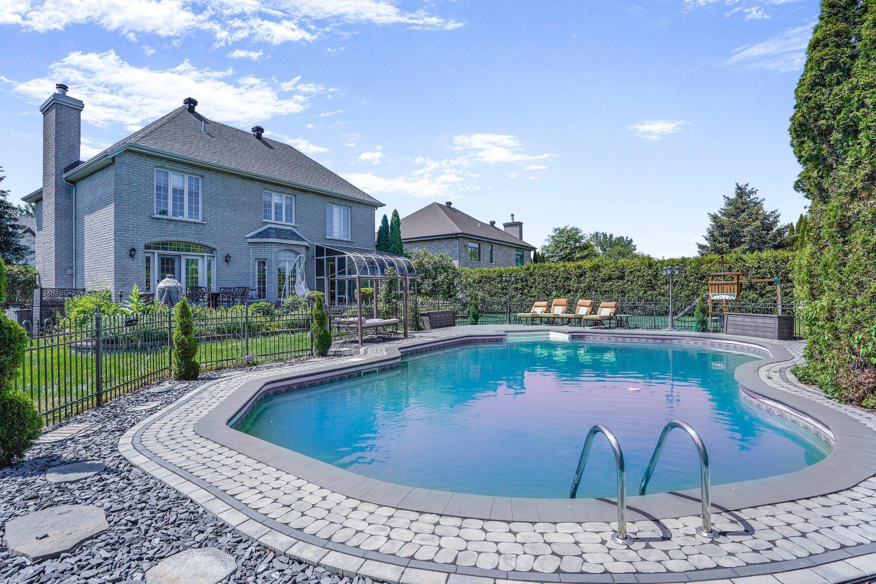 









68


Rue Alfred-DesRochers

,
Notre-Dame-de-l'Île-Perrot,




QC
J7W0T8

