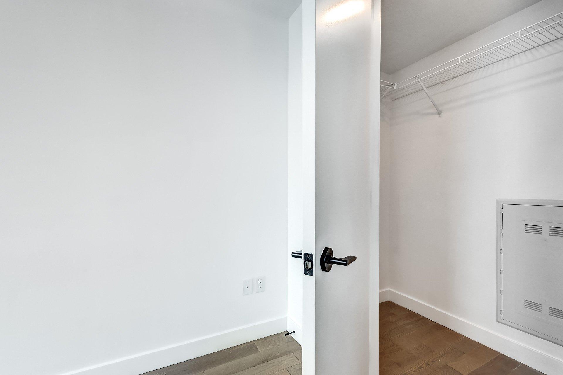 









1245


Rue De Bleury

, 3406,
Montréal (Ville-Marie),




QC
H3B0C2

