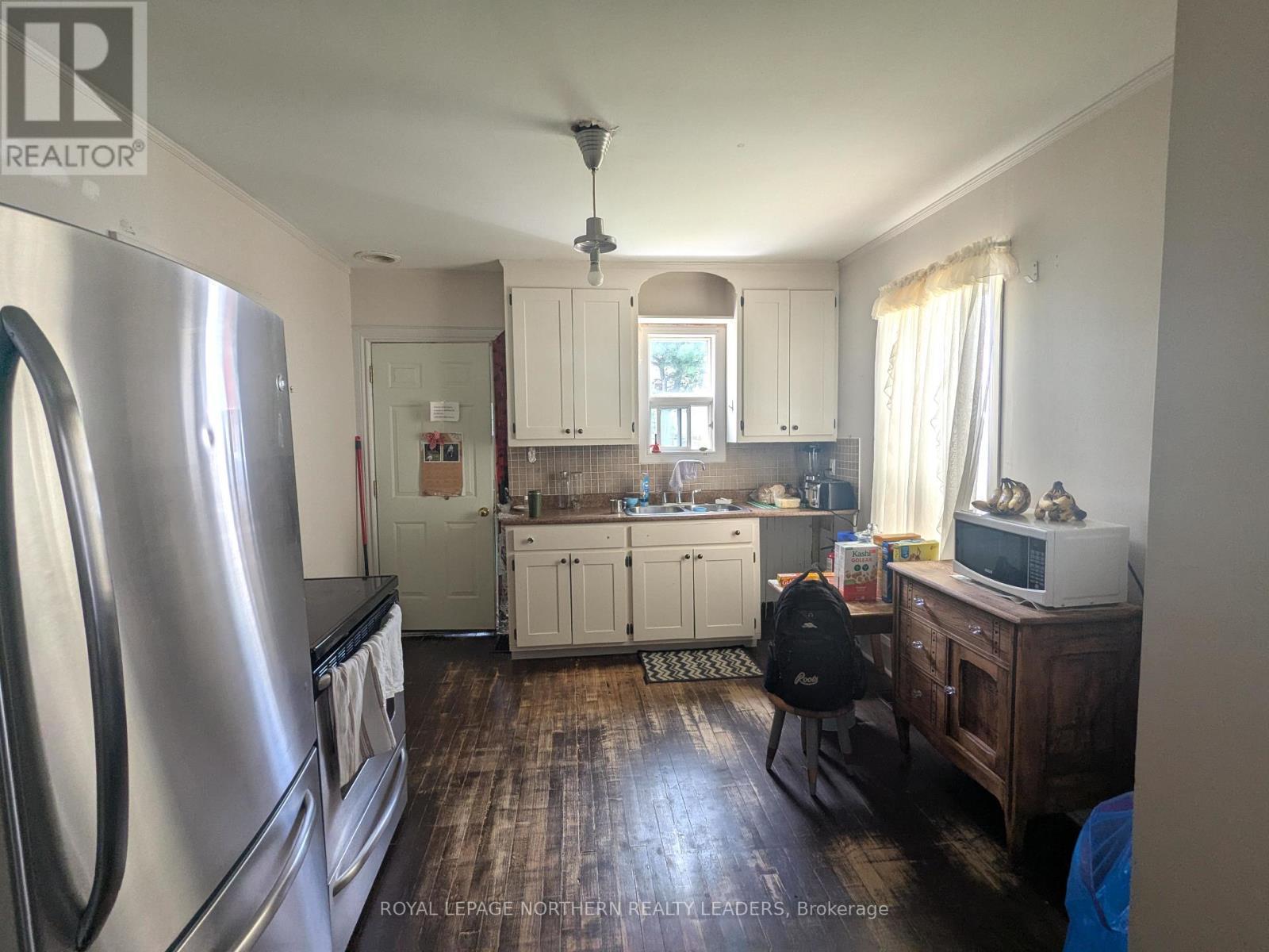 












82 CROATIA AVENUE

,
Timmins (SCH - Main Area),




Ontario
P0N1G0

