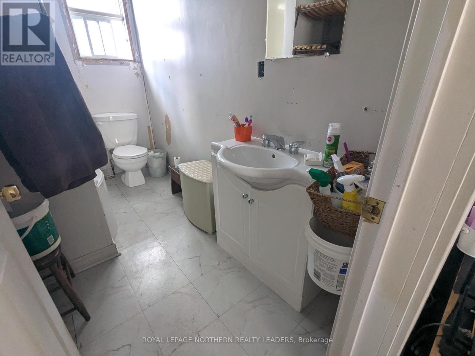 












82 CROATIA AVENUE

,
Timmins (SCH - Main Area),




Ontario
P0N1G0

