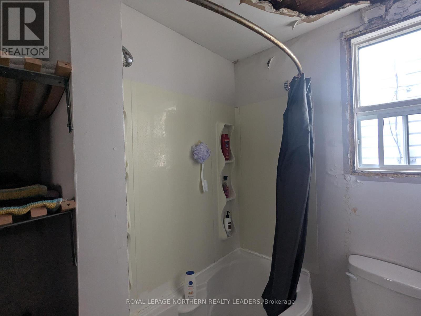 












82 CROATIA AVENUE

,
Timmins (SCH - Main Area),




Ontario
P0N1G0

