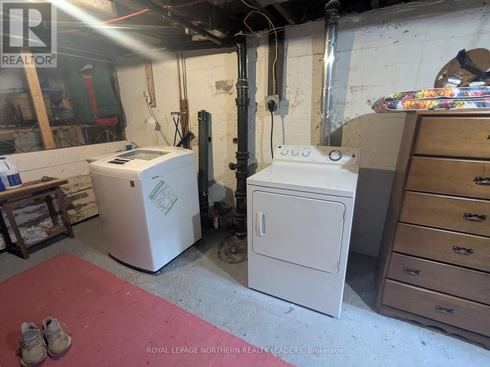 












82 CROATIA AVENUE

,
Timmins (SCH - Main Area),




Ontario
P0N1G0

