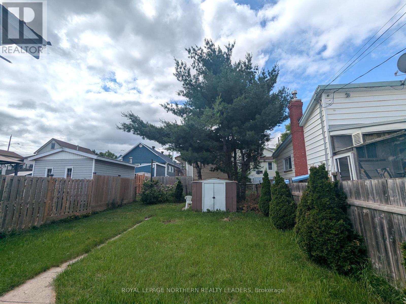 












82 CROATIA AVENUE

,
Timmins (SCH - Main Area),




Ontario
P0N1G0

