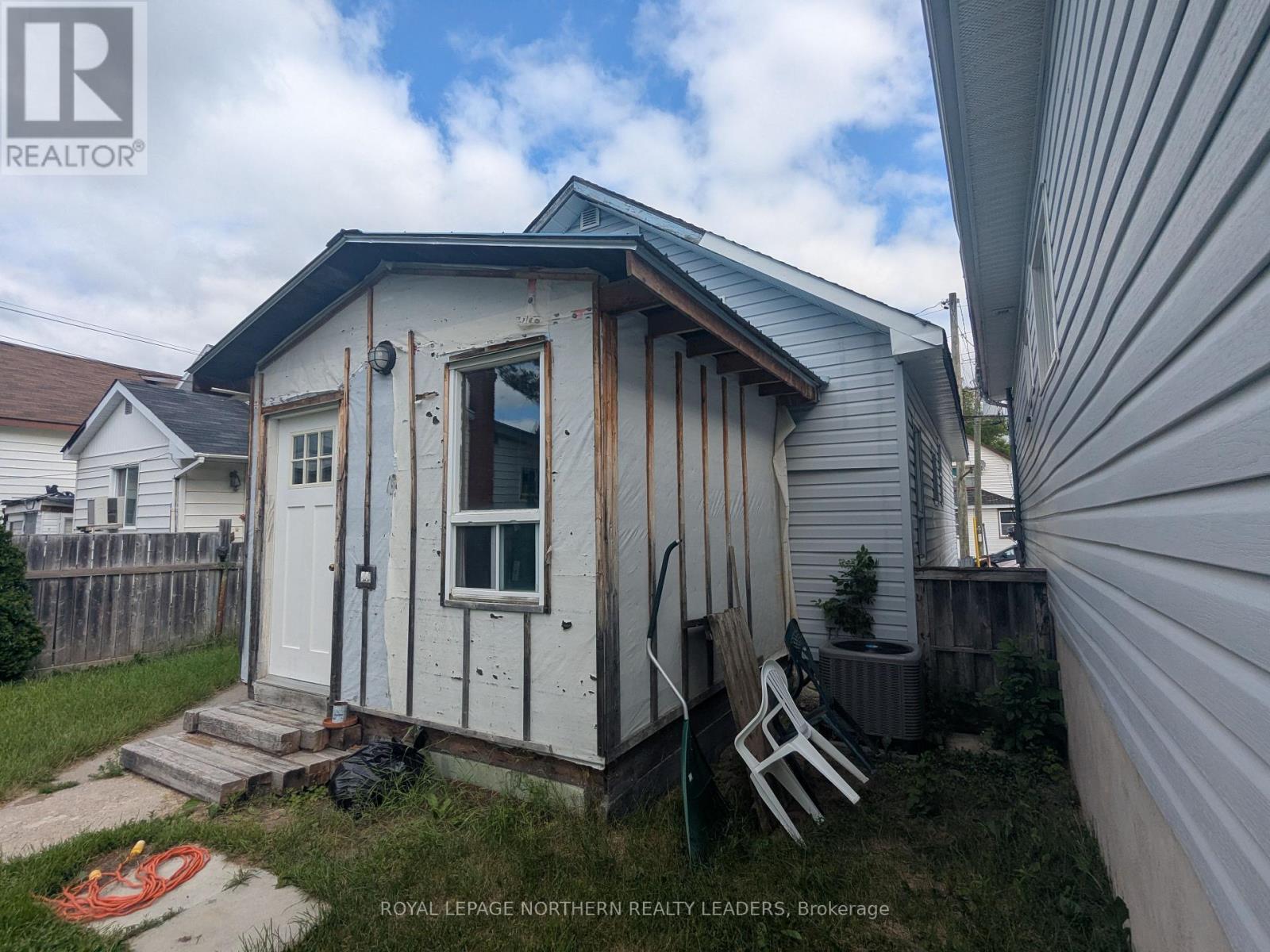 












82 CROATIA AVENUE

,
Timmins (SCH - Main Area),




Ontario
P0N1G0

