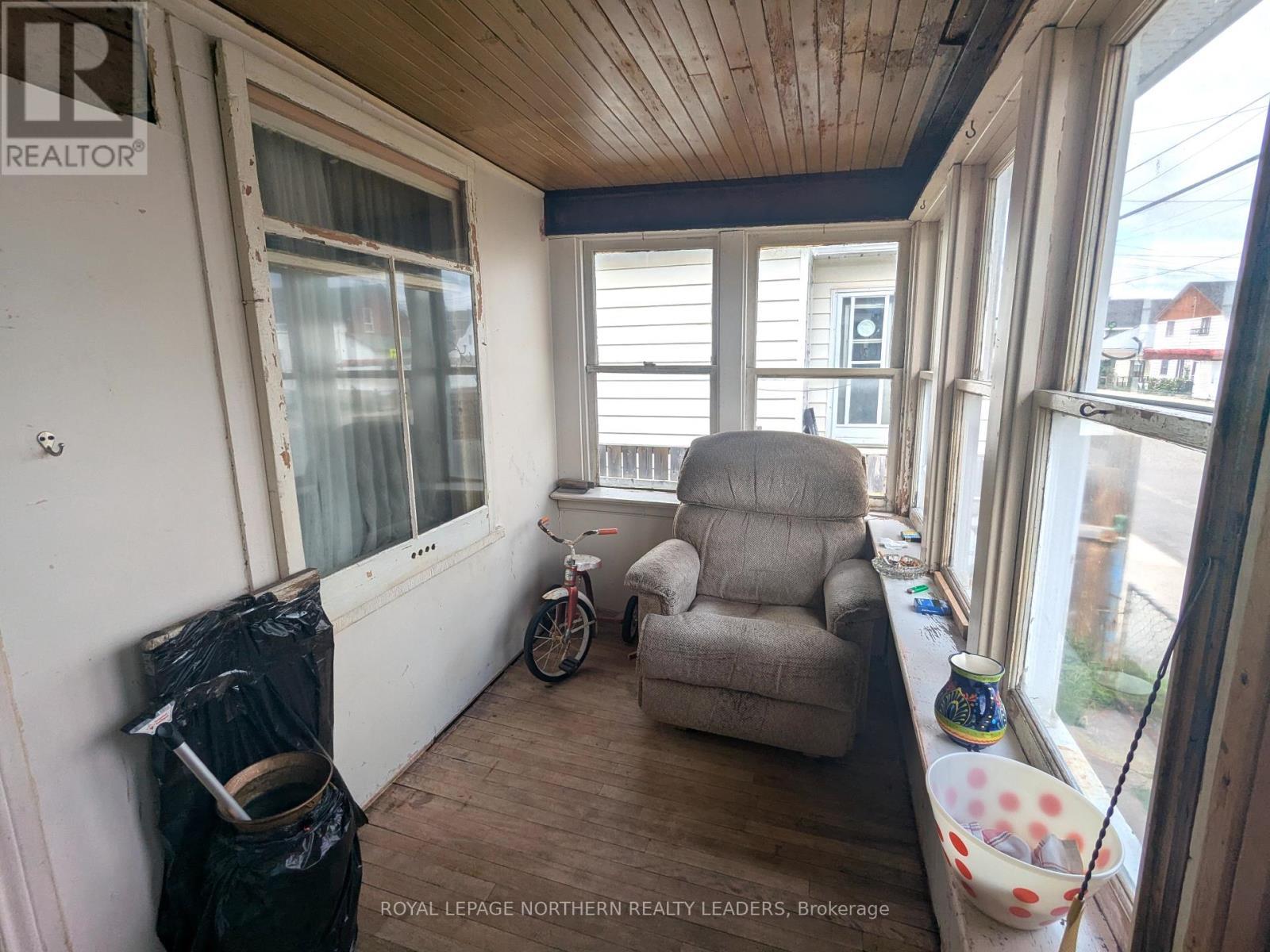 












82 CROATIA AVENUE

,
Timmins (SCH - Main Area),




Ontario
P0N1G0

