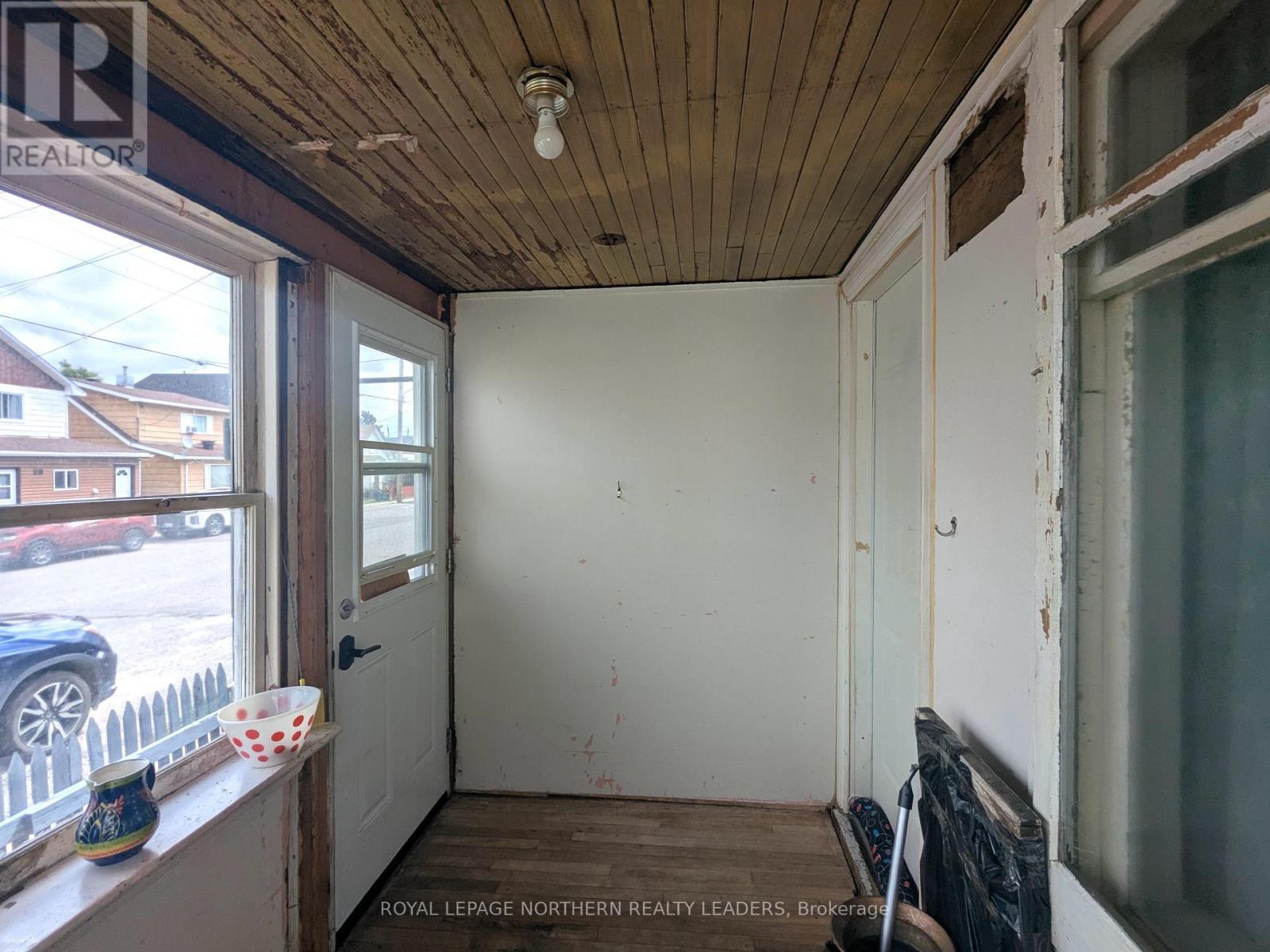 












82 CROATIA AVENUE

,
Timmins (SCH - Main Area),




Ontario
P0N1G0


