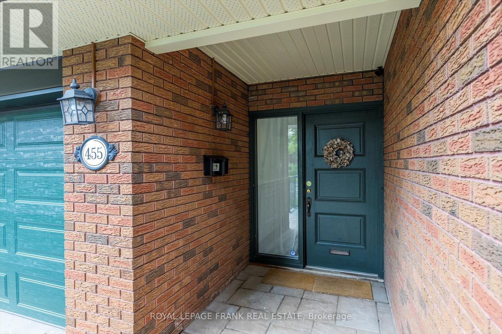 












455 MANORHILL AVENUE

,
Peterborough Central (Old West End),




Ontario
K9J6H7

