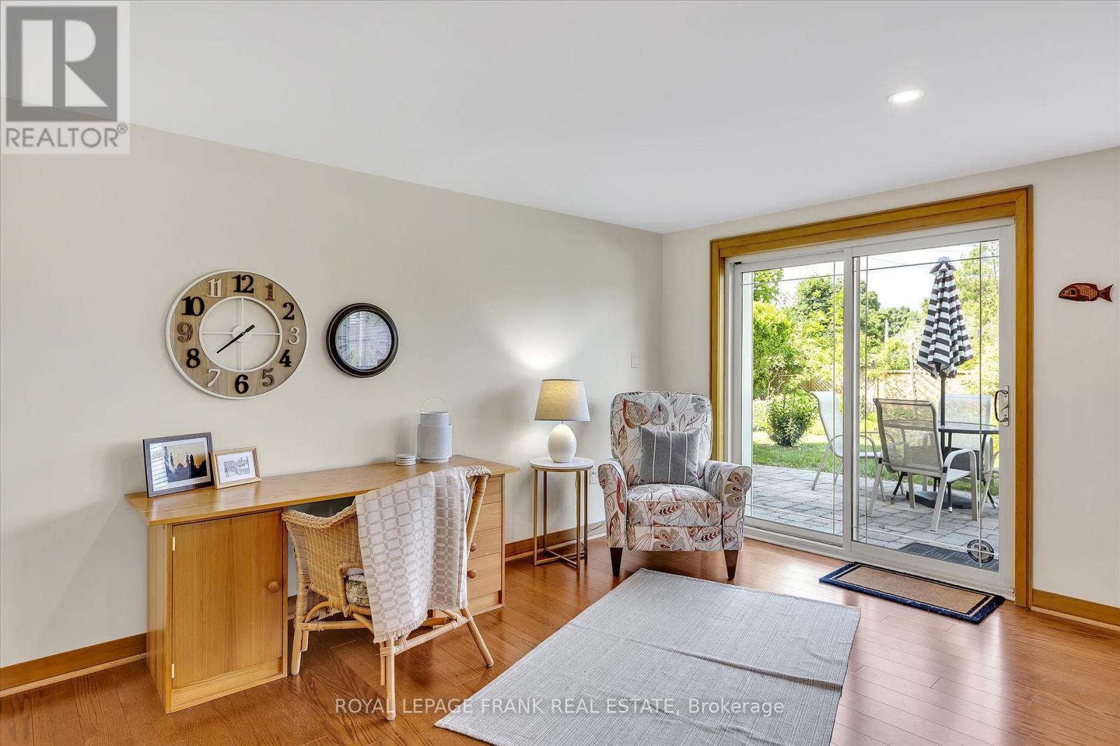 












455 MANORHILL AVENUE

,
Peterborough Central (Old West End),




Ontario
K9J6H7

