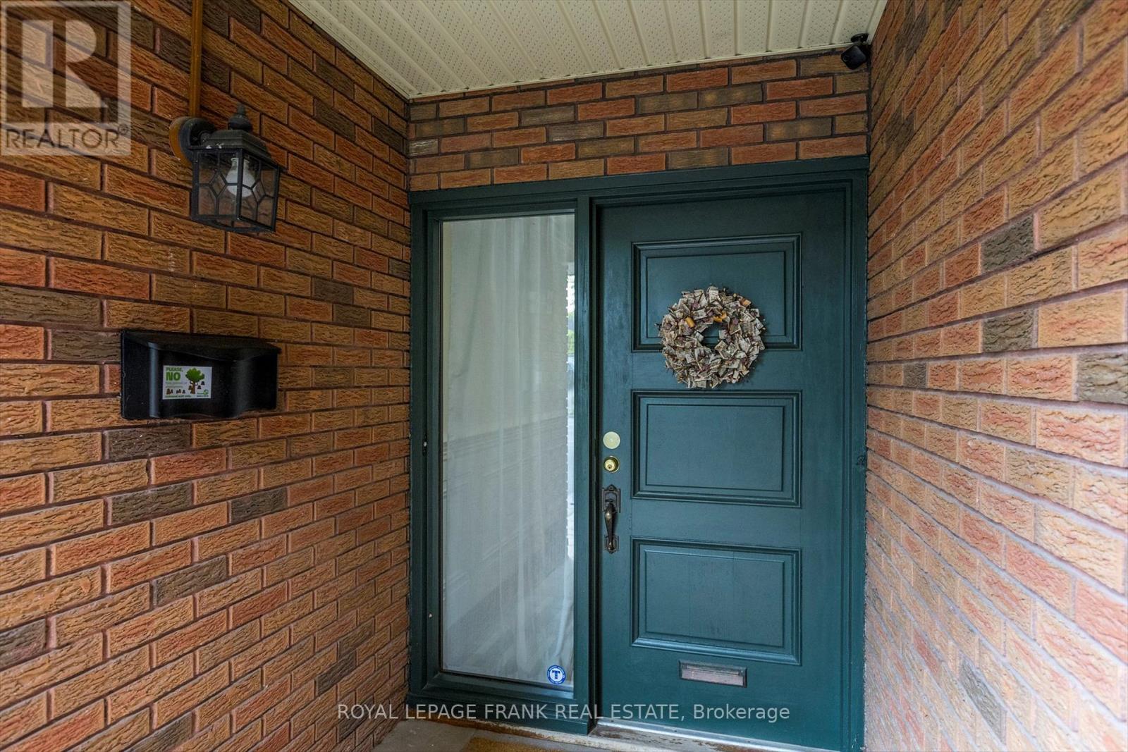 












455 MANORHILL AVENUE

,
Peterborough Central (Old West End),




Ontario
K9J6H7

