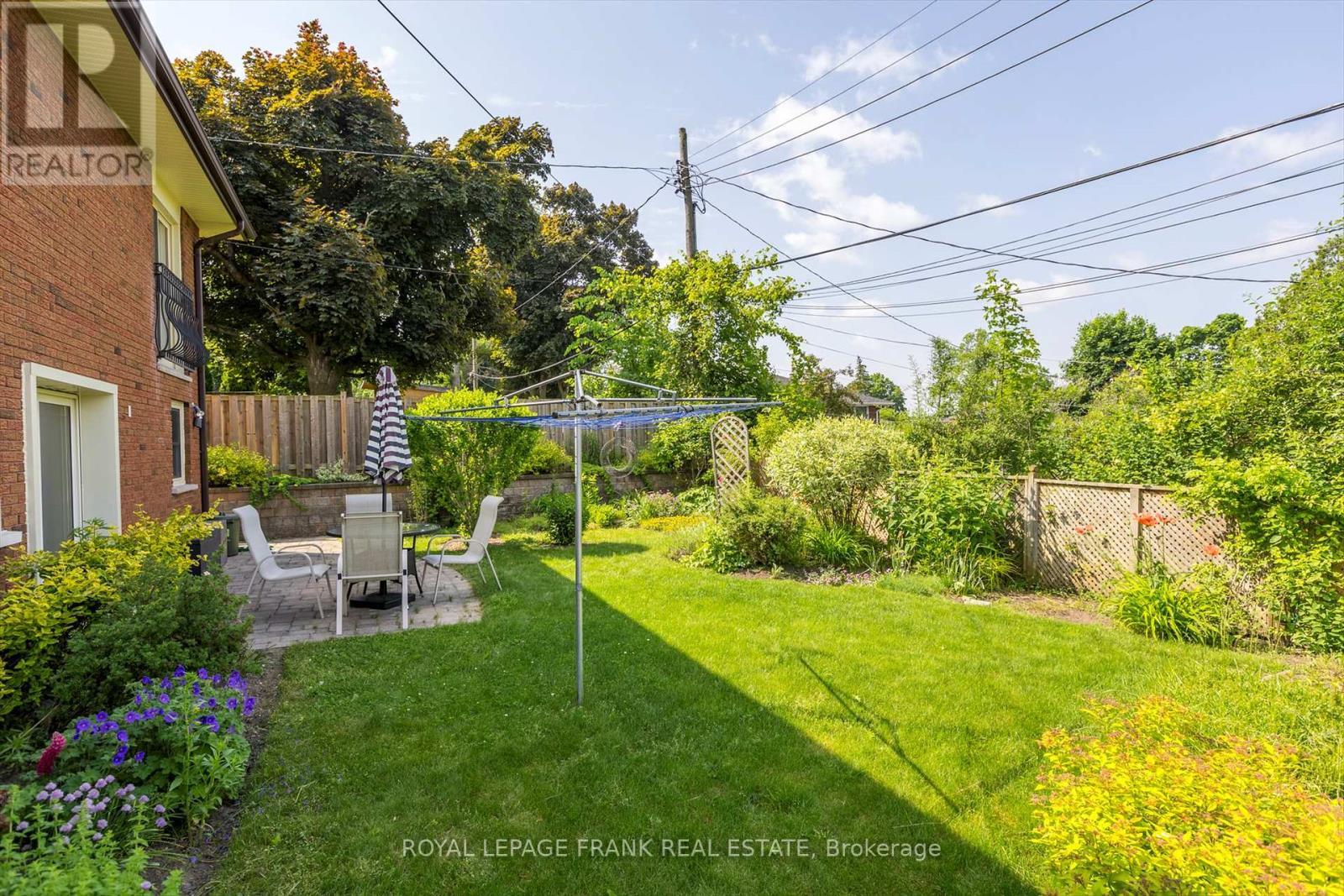 












455 MANORHILL AVENUE

,
Peterborough Central (Old West End),




Ontario
K9J6H7

