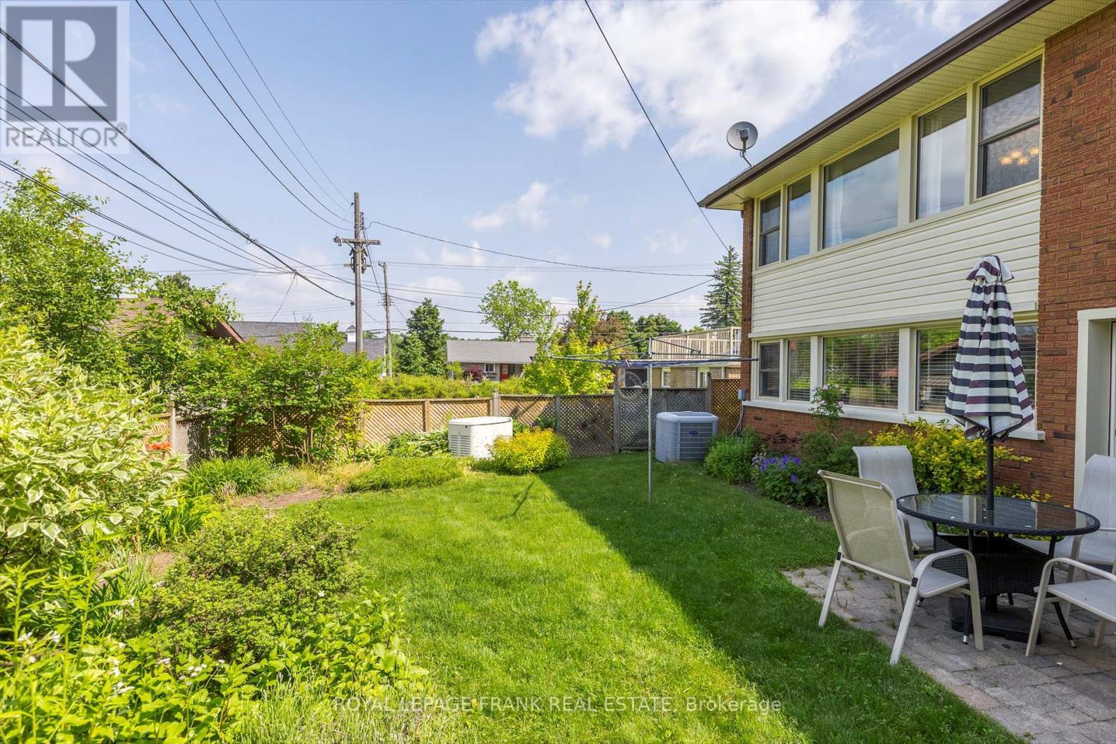 












455 MANORHILL AVENUE

,
Peterborough Central (Old West End),




Ontario
K9J6H7

