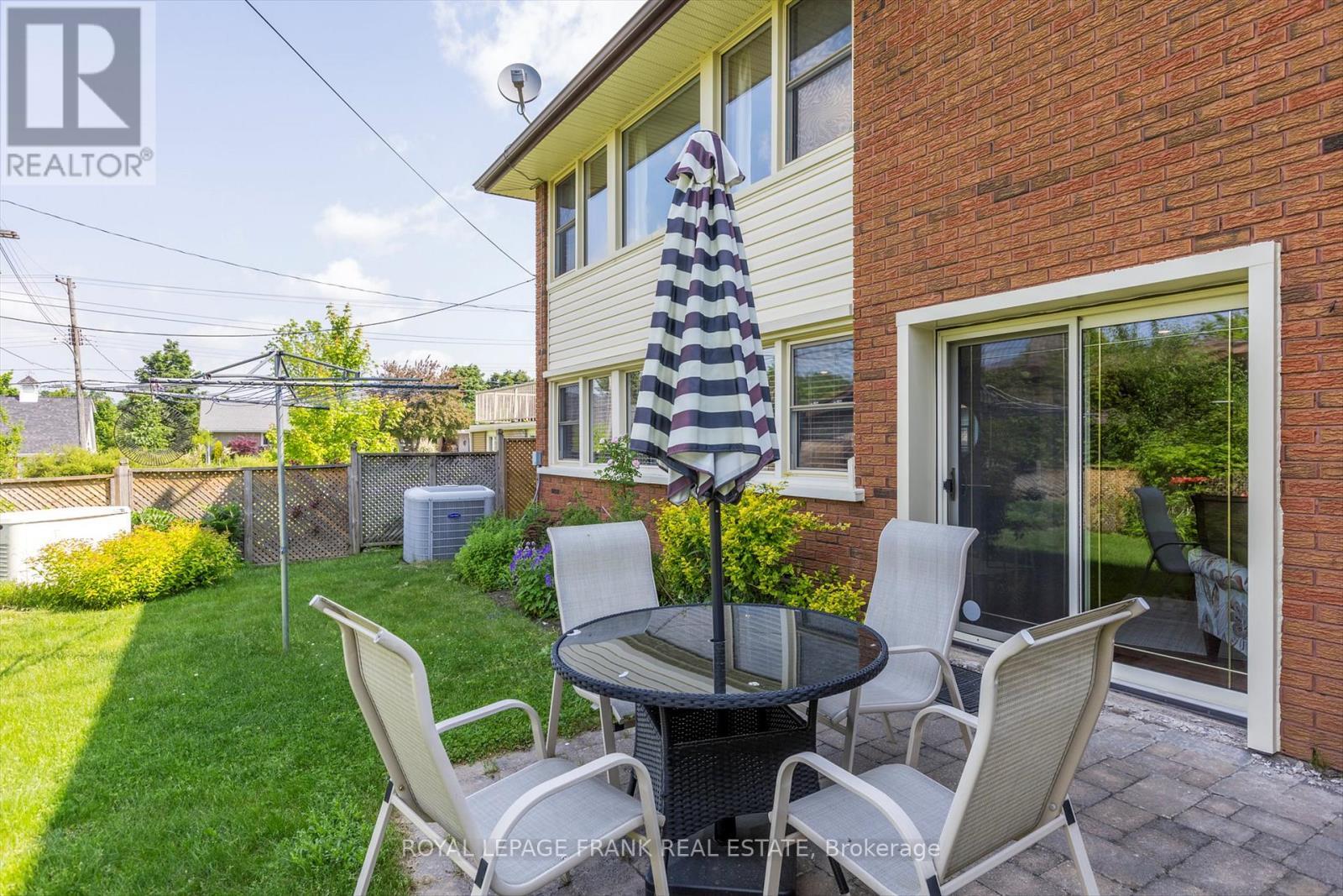 












455 MANORHILL AVENUE

,
Peterborough Central (Old West End),




Ontario
K9J6H7

