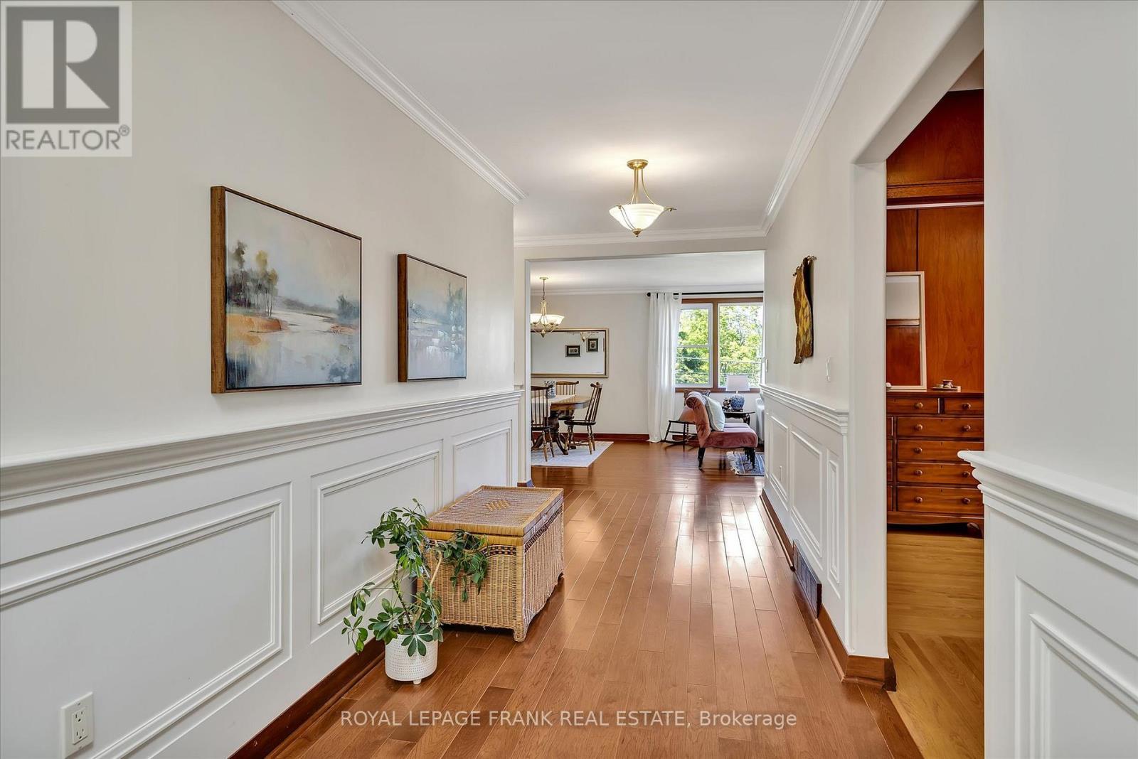 












455 MANORHILL AVENUE

,
Peterborough Central (Old West End),




Ontario
K9J6H7

