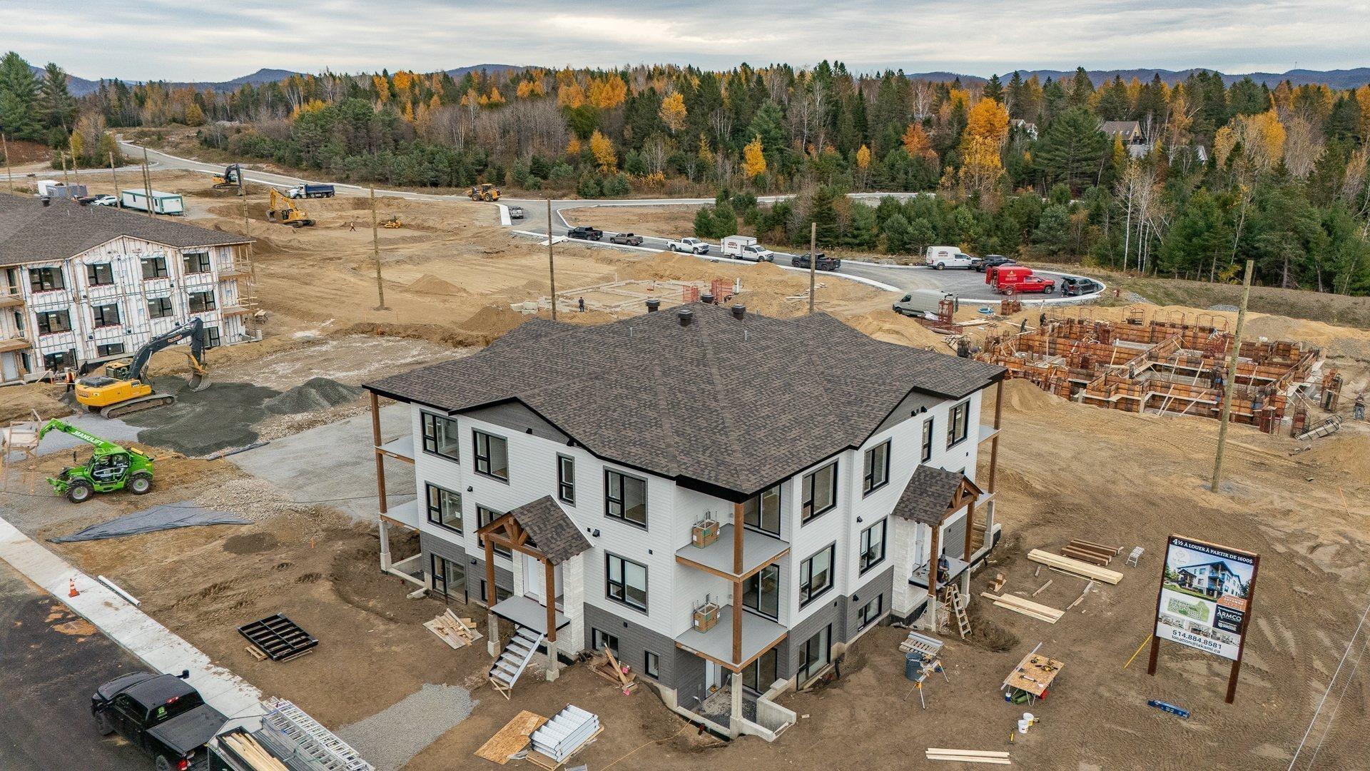 









635


Rue Légaré

, 100,
Mont-Tremblant,




QC
J8E0S6


