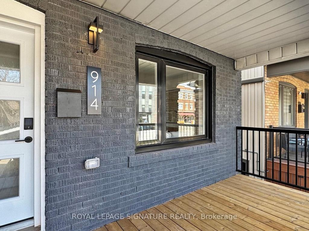 









914


Broadview

Avenue,
Toronto,




ON
M4K 2R1

