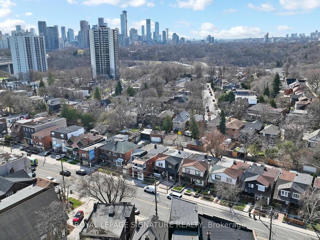 









914


Broadview

Avenue,
Toronto,




ON
M4K 2R1

