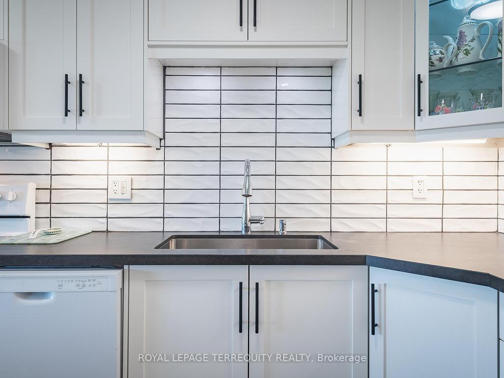









260


Scarlett

Road, 1802,
Toronto,




ON
M6N 4X6

