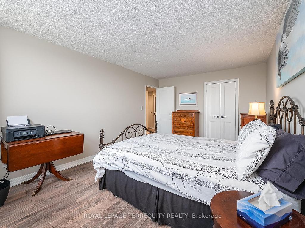 









260


Scarlett

Road, 1802,
Toronto,




ON
M6N 4X6

