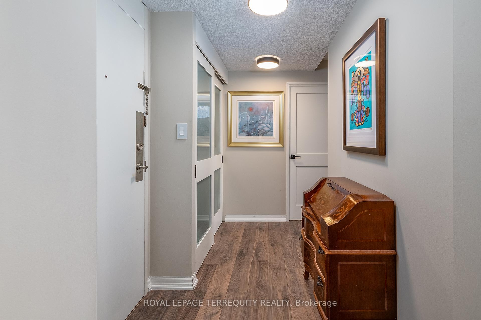 









260


Scarlett

Road, 1802,
Toronto,




ON
M6N 4X6

