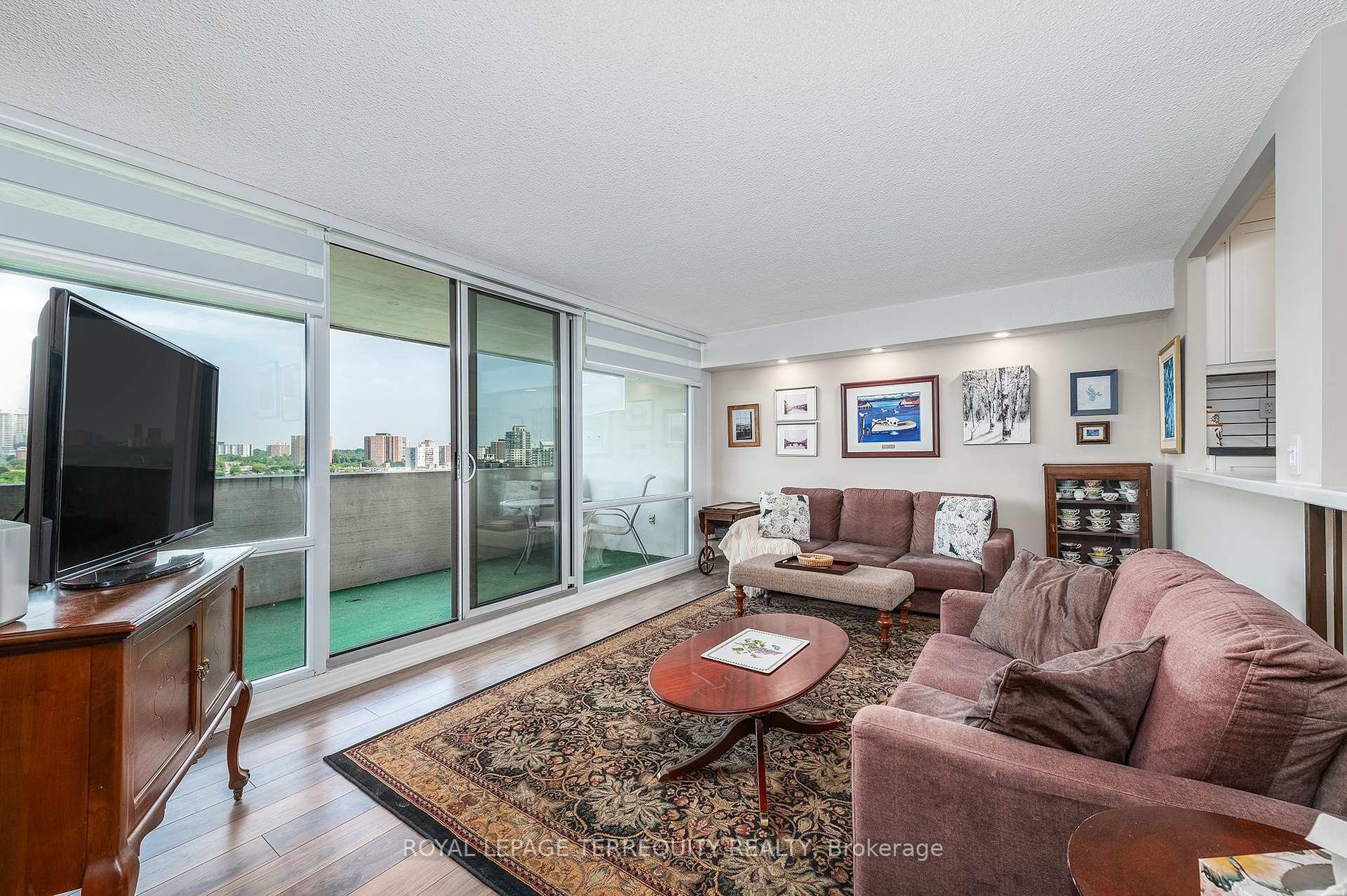 









260


Scarlett

Road, 1802,
Toronto,




ON
M6N 4X6

