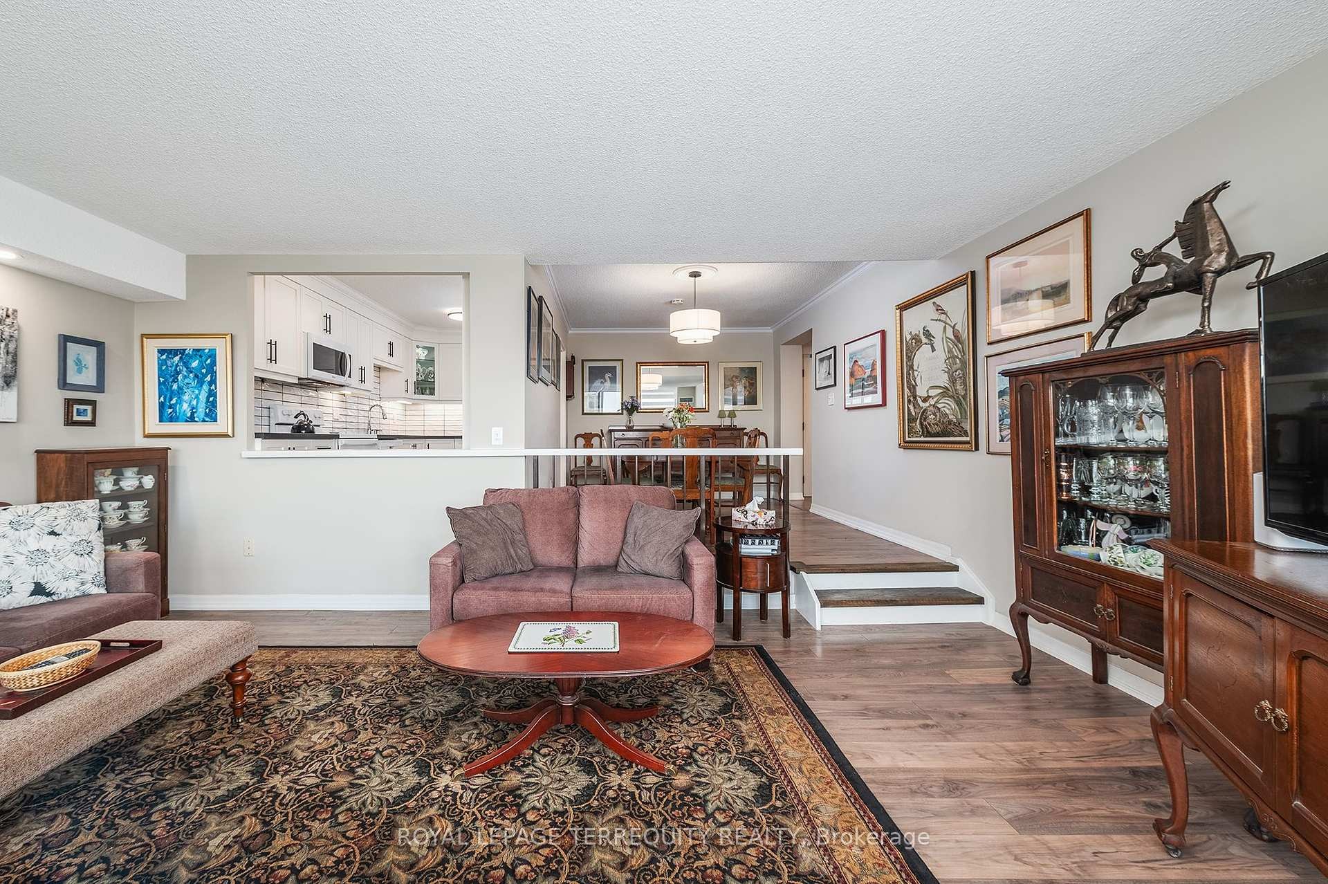 









260


Scarlett

Road, 1802,
Toronto,




ON
M6N 4X6

