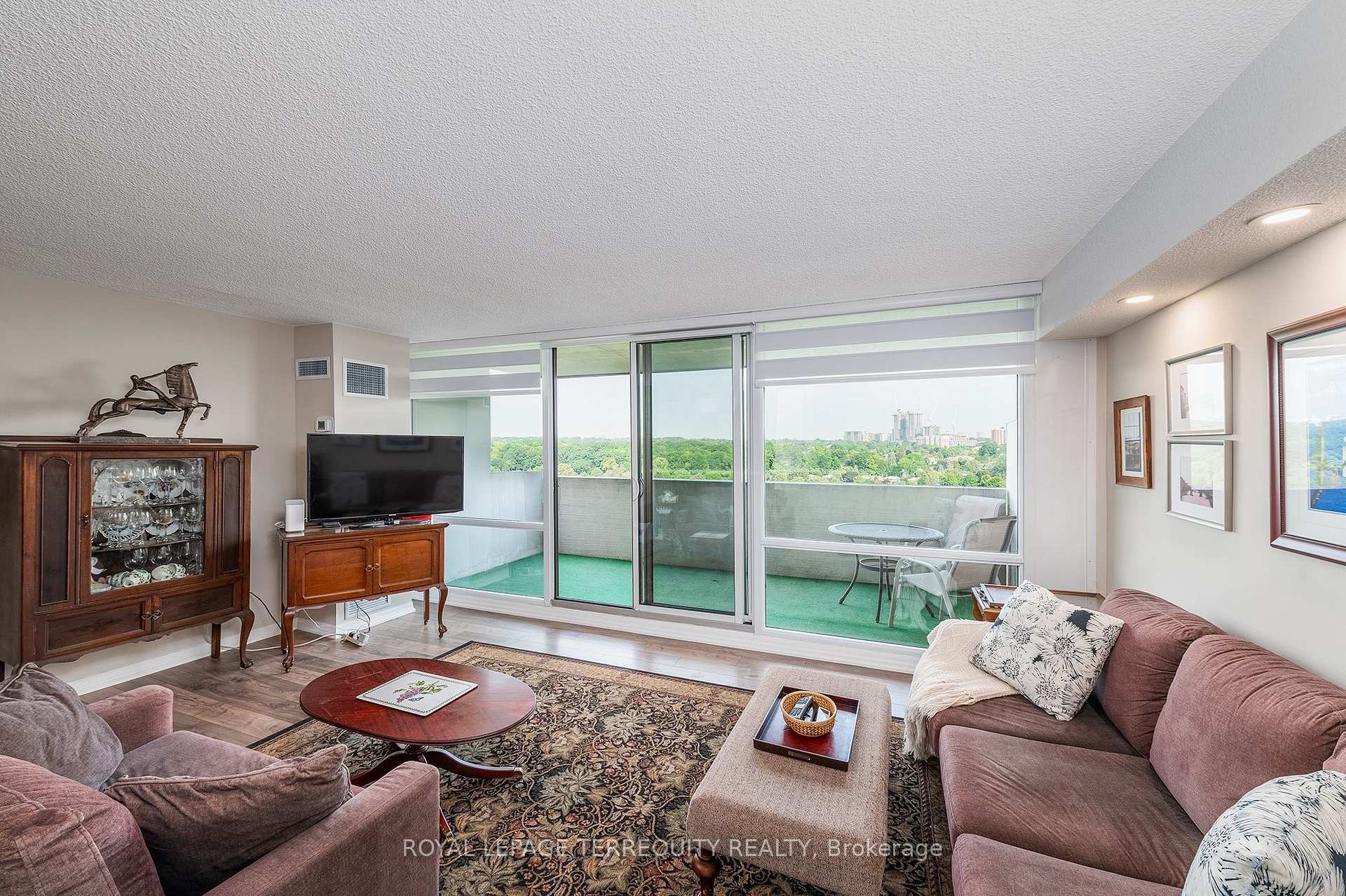 









260


Scarlett

Road, 1802,
Toronto,




ON
M6N 4X6

